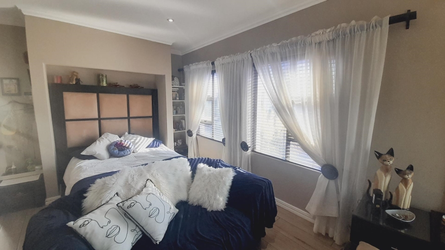 4 Bedroom Property for Sale in Melodie North West